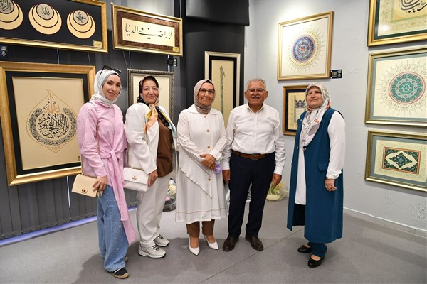 Başkan Büyükkılıç, KAYMEK Yıl Sonu Sergisi’nin açılışına katıldı