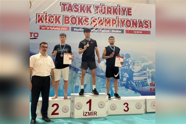 Erzincanlı kick boksçulardan iki bronz madalya