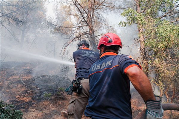 ÜSküdar Belediyesi’nden Eskişehir ve Uşak’taki yangınlara müdahalede destek