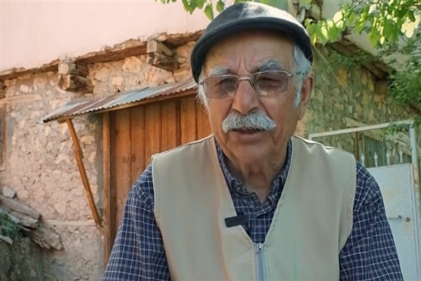 Erzincanlı Müslüm amca, klarnetiyle gönülleri fethediyor