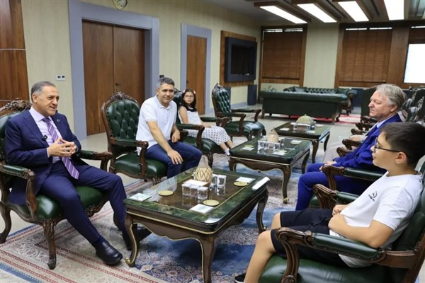 Bingöl Valisi Usta, LGS Türkiye Birincisi Ahmet Kerem Katar’ı kabul etti