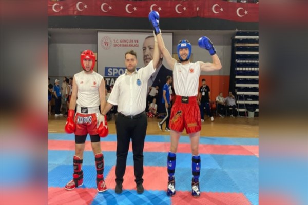 Erzurumlu sporcular Kick Boks Şampiyonasında dereceyle döndü