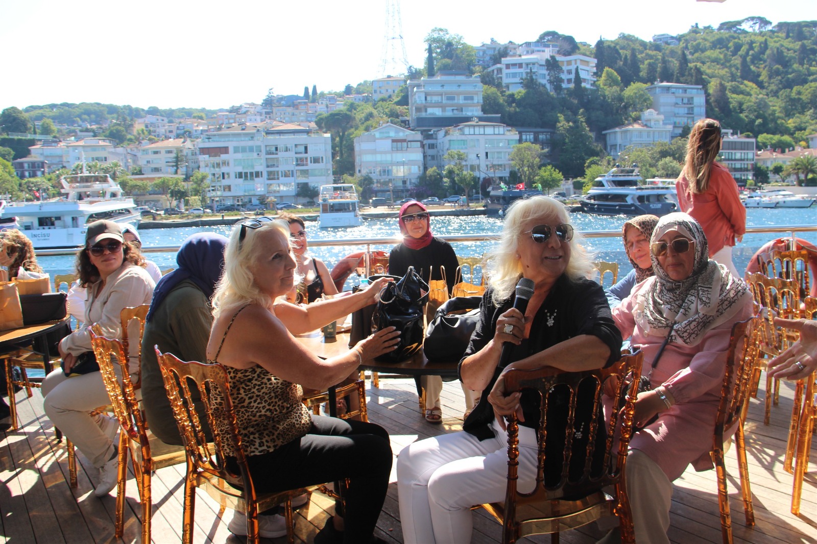 İBB Darülaceze sakinlerinden boğazda tarihi yolculuk