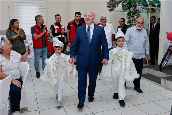 Adana’da geleneksel “Sünnet Şöleni” düzenlendi