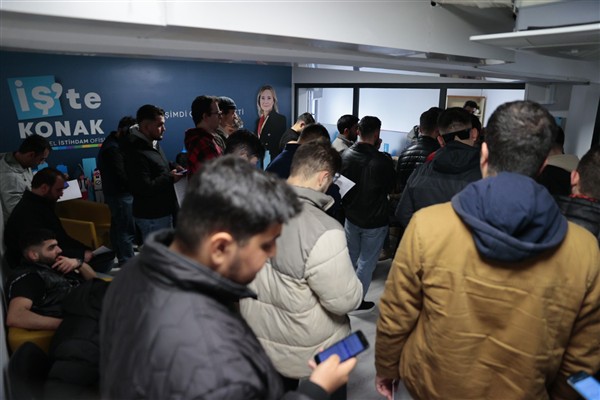 ‘İş’te Konak Personel İstihdam Ofisi’ 778 kişiyi iş sahibi yaptı