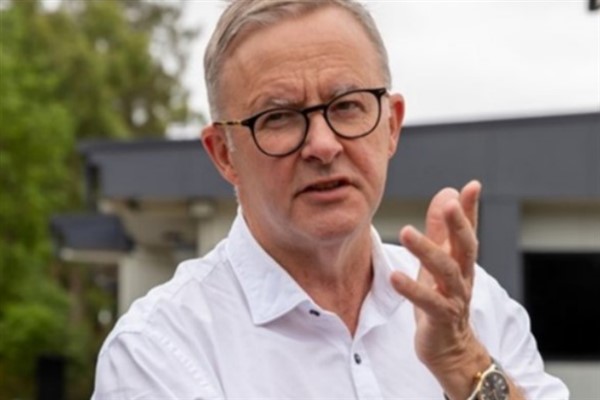 Başbakan Albanese’den demokrasi vurgusu