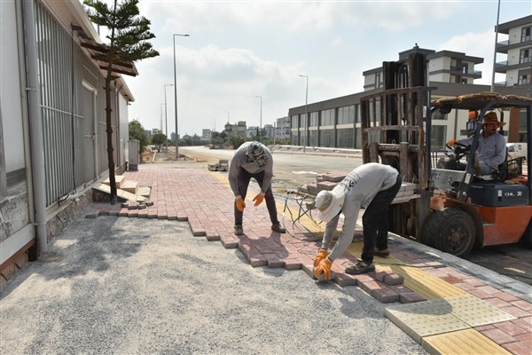 Kepez Aydoğmuş Mahallesi’nde kaldırım çalışması