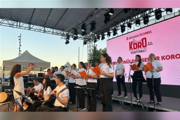 LÖSEV Gönüllü Korosu, İBB Korolar Festivali’nde farkındalık yarattı