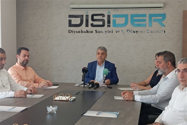 Akbaş: Konut, kira ve arsa fiyatlarındaki artışlar ekonomik gerçeklerle açıklanamaz