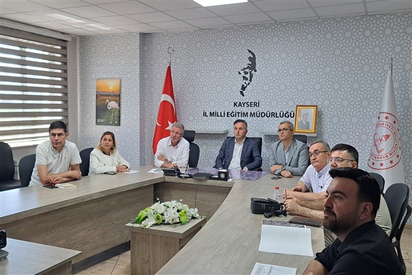 Kayseri Büyükşehir Belediyesi’nden eğitimcilere kartal kavşağı sunumu
