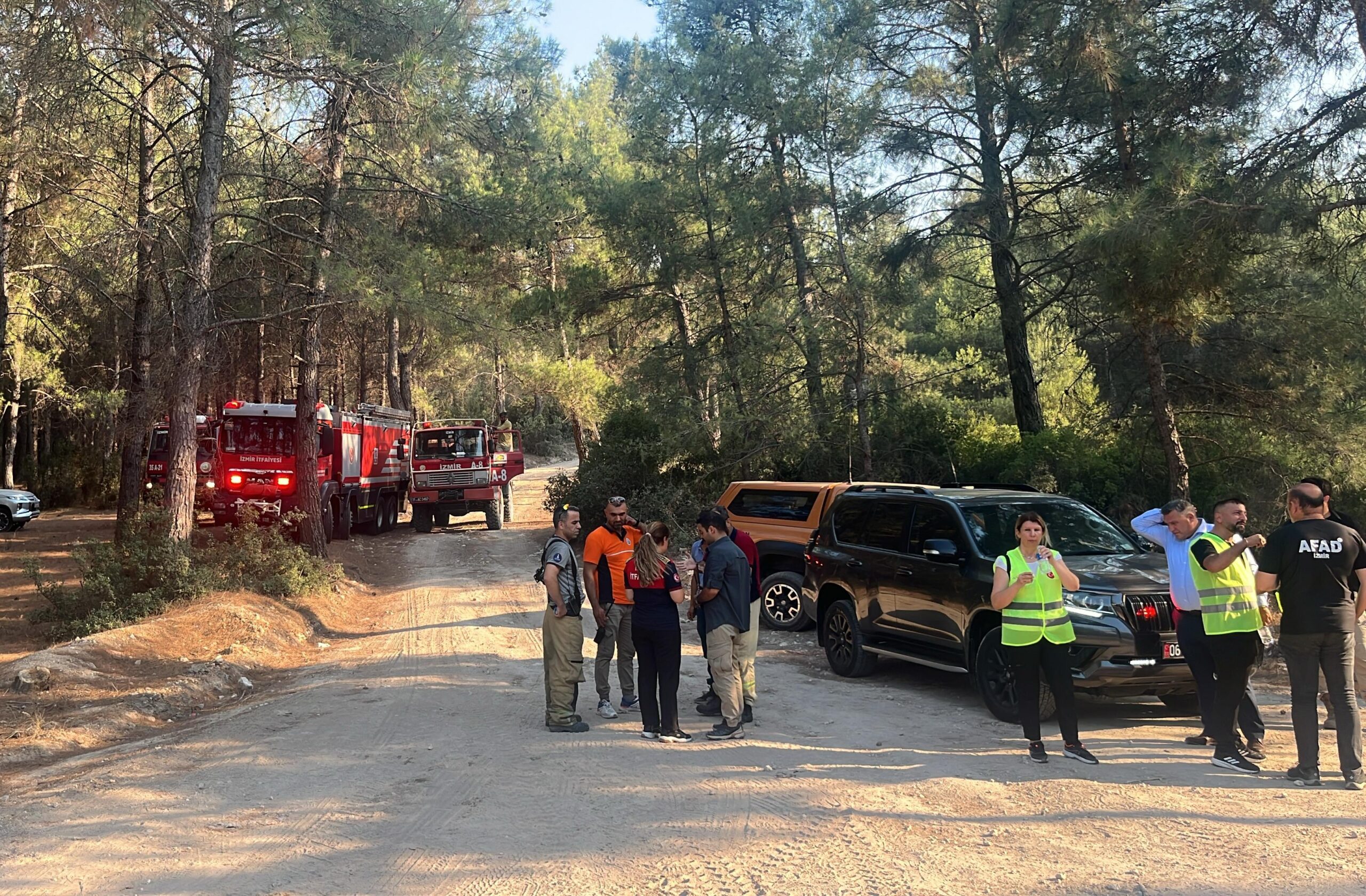 Gaziemir’de yangın kontrol altına alınıyor