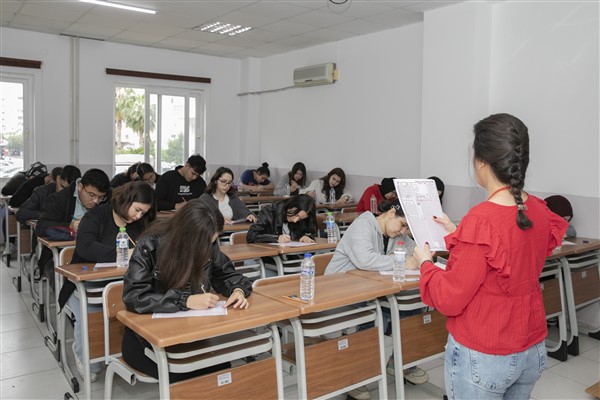 Mersin’de kurs merkezlerinden LGS’ye katılan 125 öğrenci ilk yüzde 5’lik dilimde yer aldı
