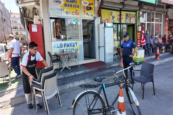 Kayseri Büyükşehir Belediyesi zabıta ekiplerinden kent estetiğine yönelik müdahale