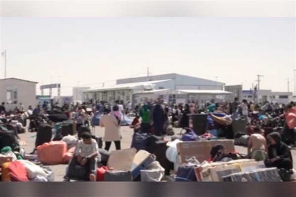 BM: İran, 16 gün içinde yarım milyon Afgan’ı sınır dışı etti