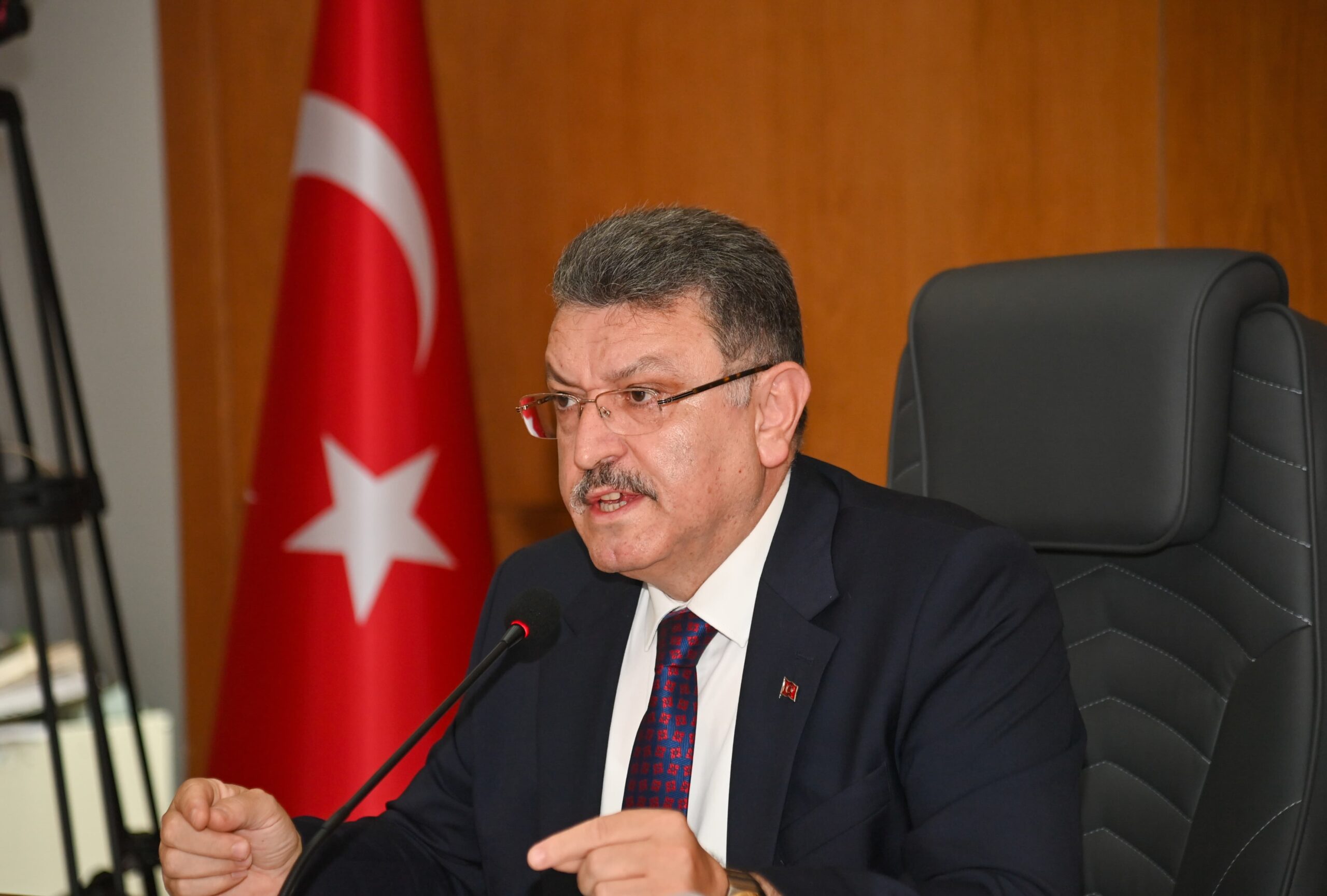 Başkan Genç: Özgür Özel, Trabzon’dan özür dilemelidir