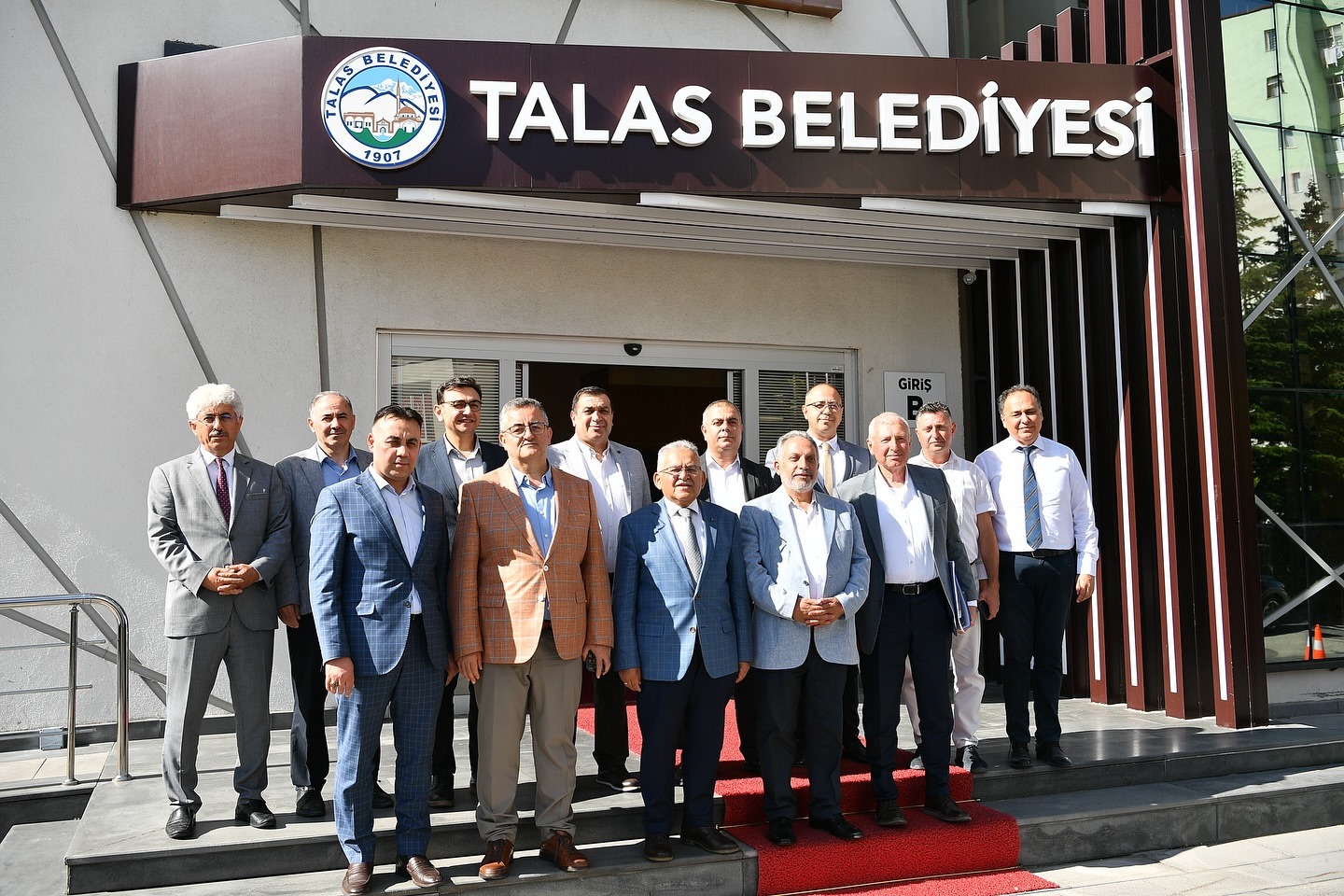 Başkan Büyükkılıç’tan Talas’ta hizmet ve yatırım toplantısı