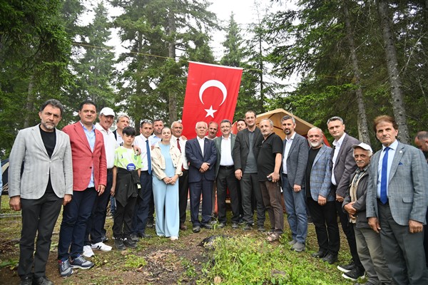 Başkan Genç’ten Akpınar’da yol sözü