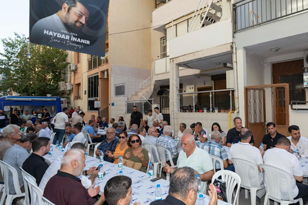 İzmir Büyükşehir Belediyesi personeli  İnanır için anma töreni düzenlendi