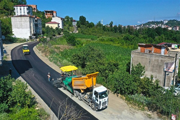 Yunus Emre Mahallesi’nde sıcak asfalt çalışmaları tamamlandı
