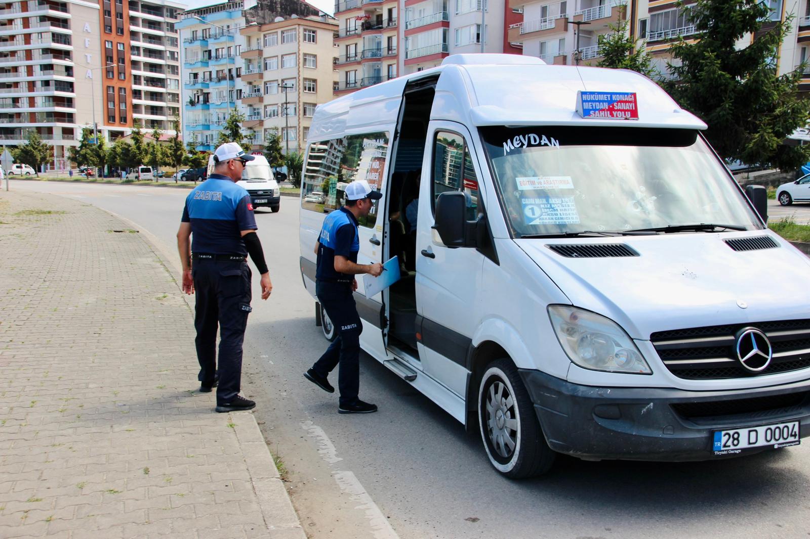 Zabıta ekiplerinden dolmuşlarda klima denetimi