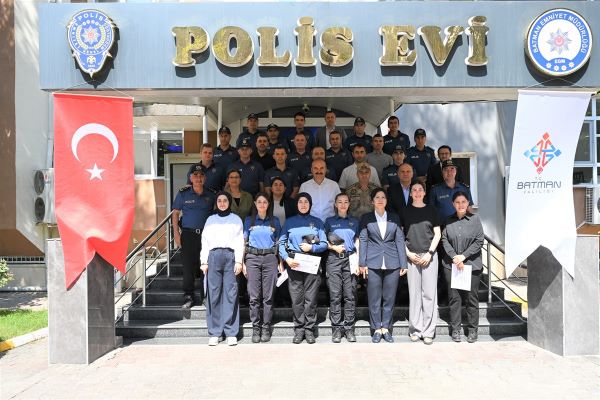 Batman valisi Canalp, emniyet personelini ödüllendirdi