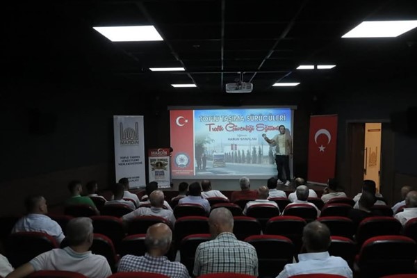 Mardin’de toplu taşıma sürücüleri için eğitim semineri düzenlendi