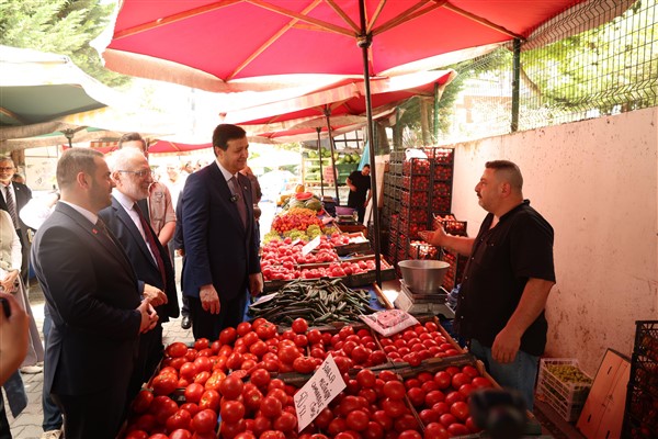 Arıkan, Trabzon’da Semt Pazarını ziyaret etti