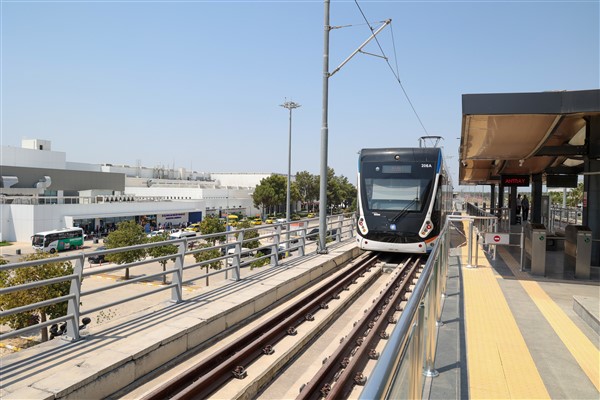 Antalya Büyükşehir Belediyesi, havalimanı ulaşımını kolaylaştırıyor