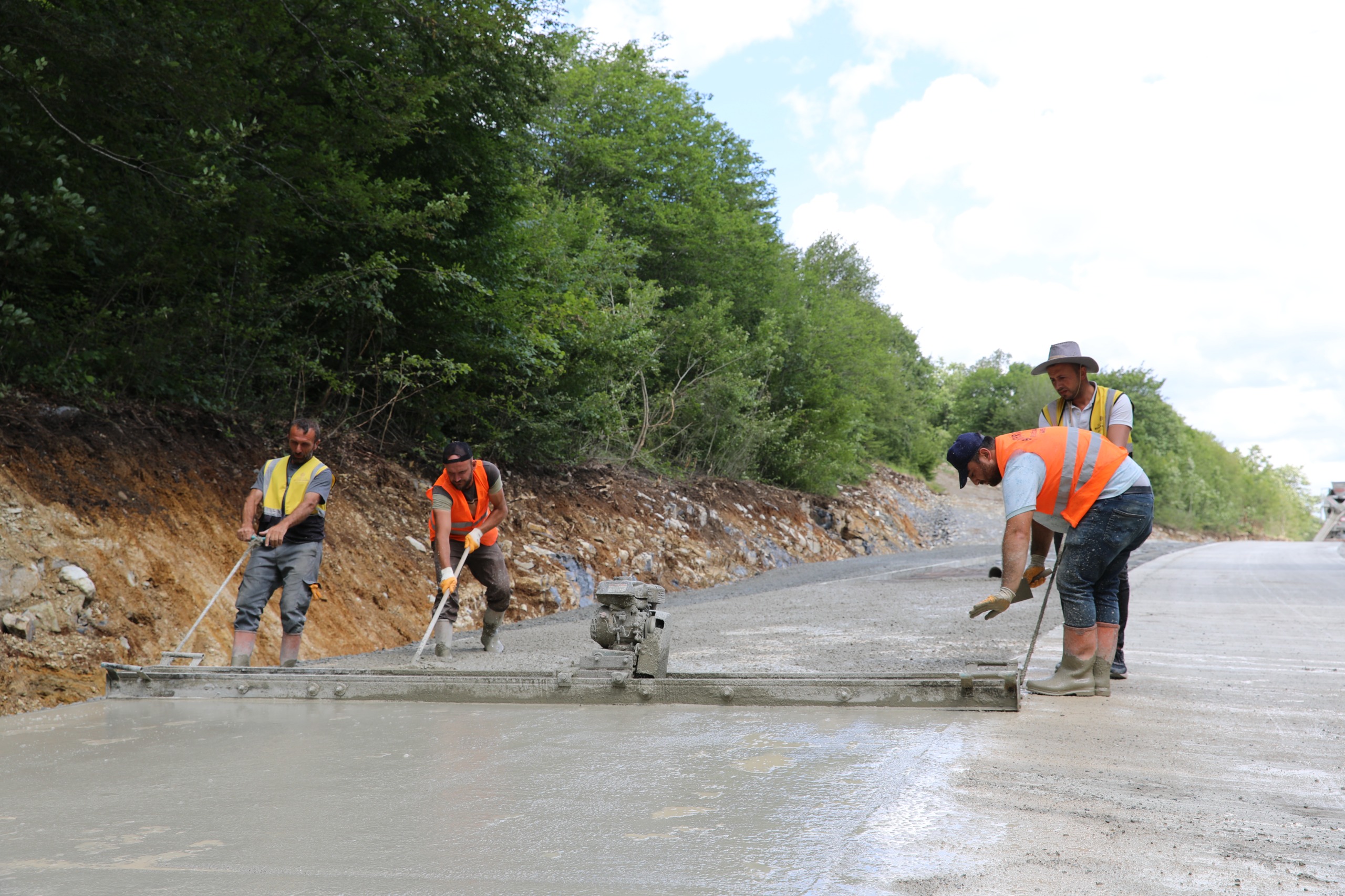 Samsun Büyükşehir Belediyesi, Atakum’da yol çalışmalarına devam ediyor