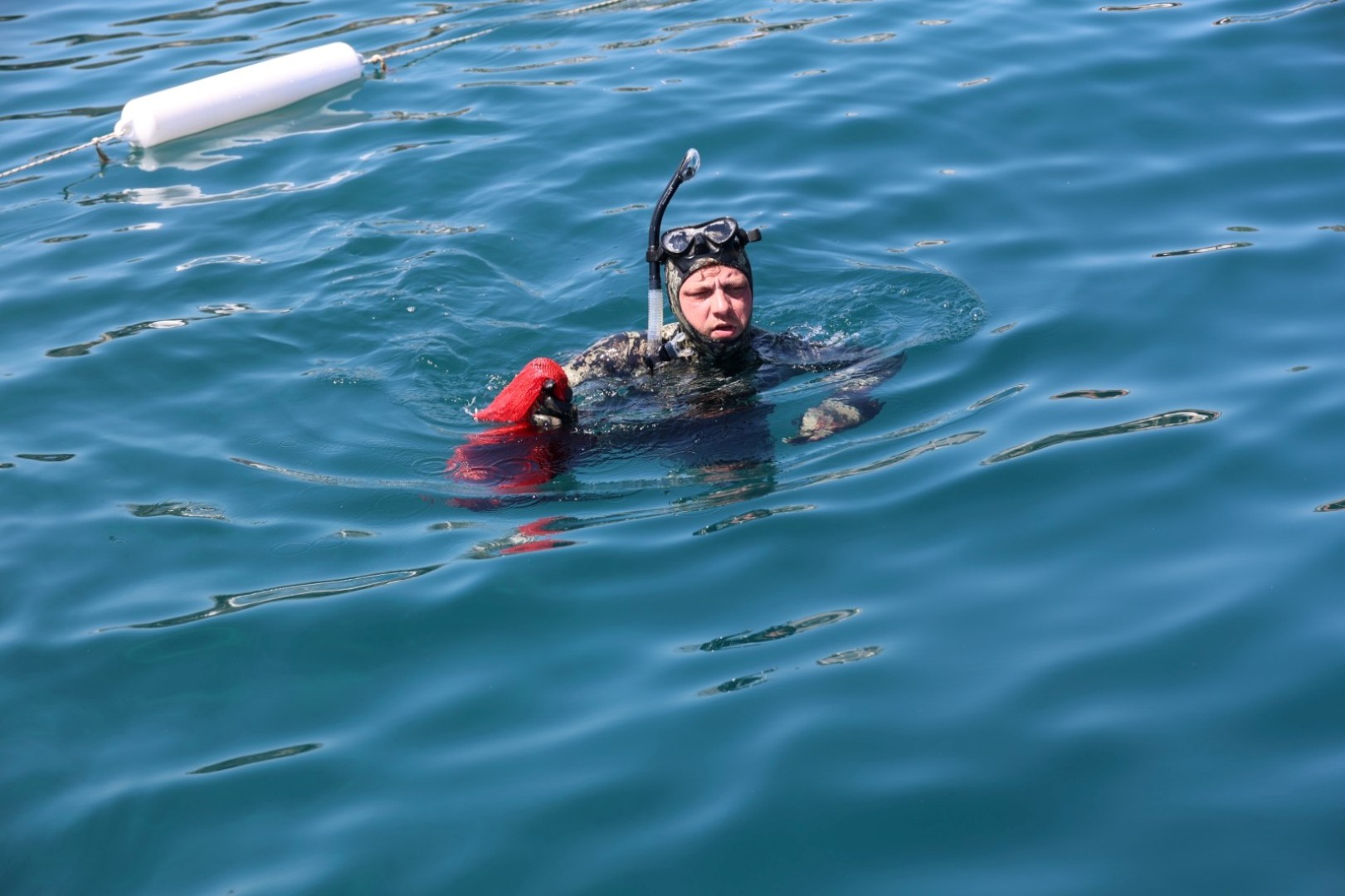 Gündoğan’da deniz dibi temizliği