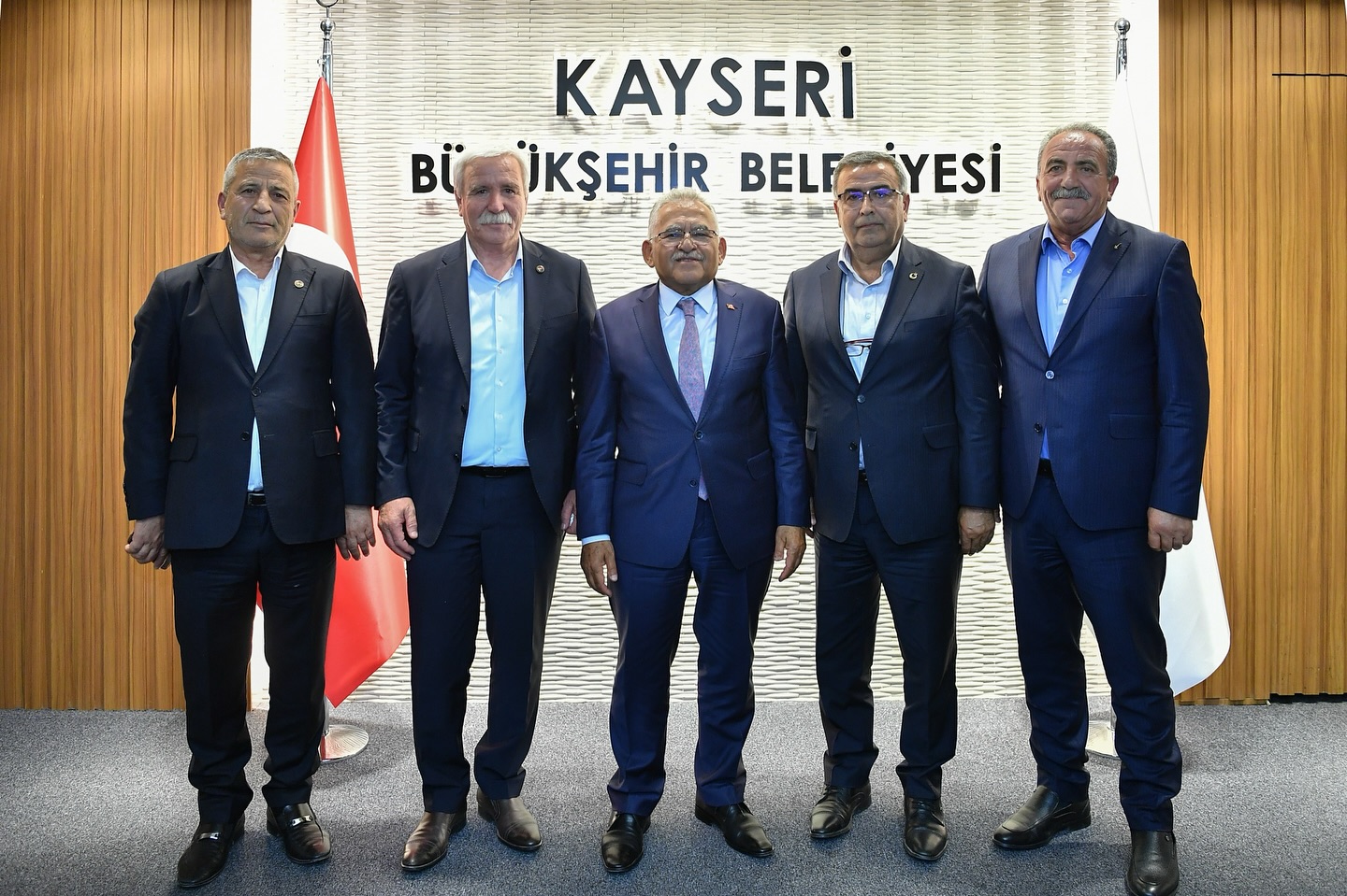 Başkan Büyükkılıç’tan 5 İlçe Belediye Başkanı ile yatırım zirvesi