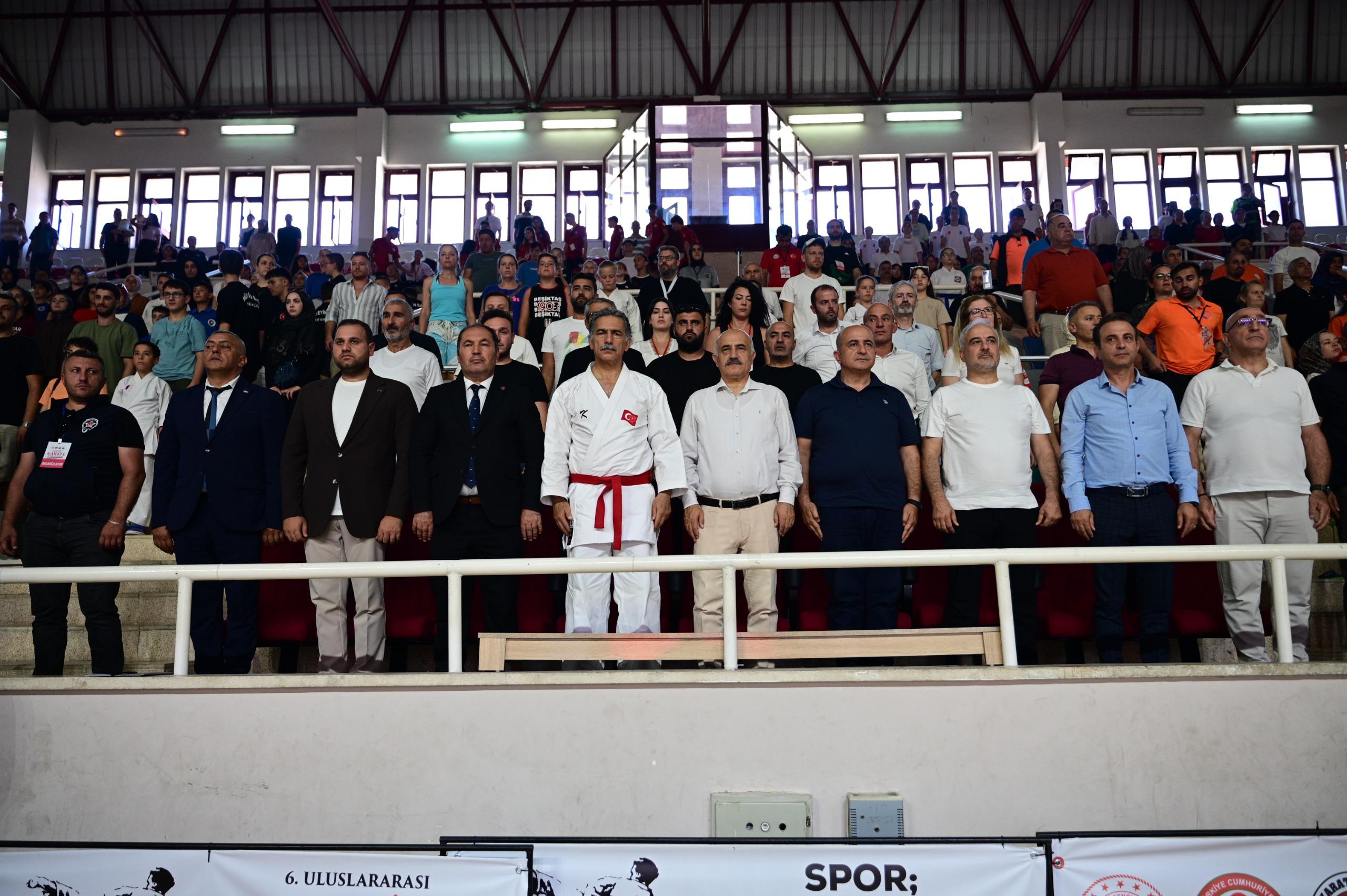 Gemlik Uluslararası Karate Turnuvası başladı