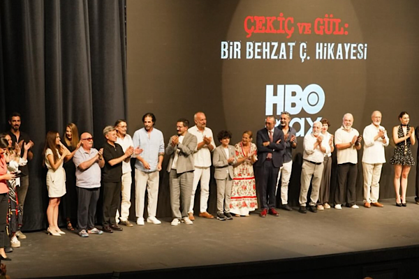 Etimesgut’ta “Çekiç ve Gül: Bir Behzat Ç. Hikayesi” ön gösterimi gerçekleşti