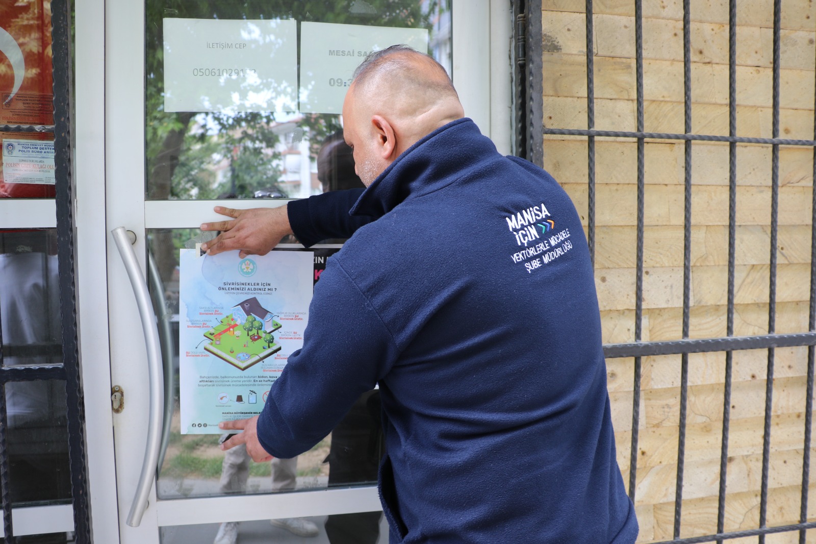 Manisa Büyükşehir Belediyesi, vektörlerle mücadele için muhtarlarla buluştu