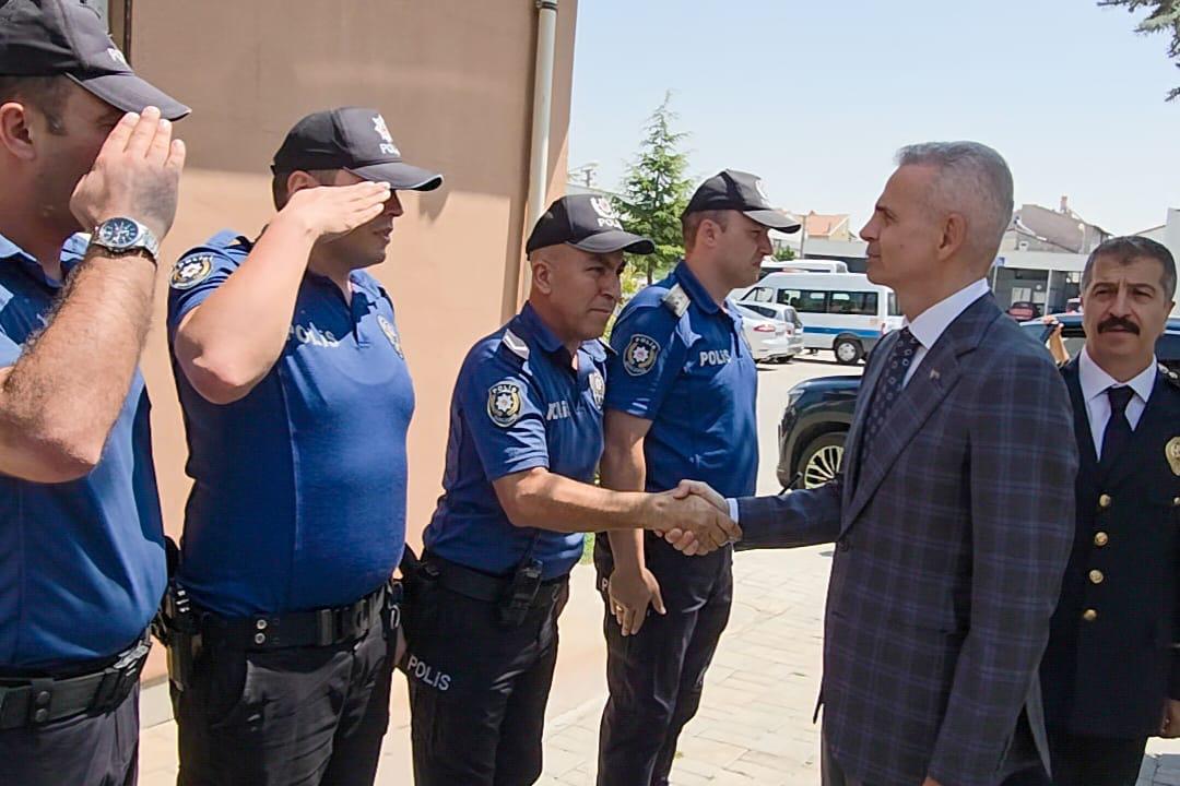 Vali Çiçekli, Yunus Emre Polis Merkezini ziyaret etti