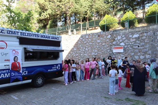 İzmit Belediyesi’nden Kur’an Kursu öğrencilerine ikram sürprizi