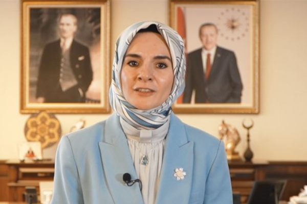 Bakan Göktaş, şehit Eyüp Dereli’nin ailesini ziyaret etti