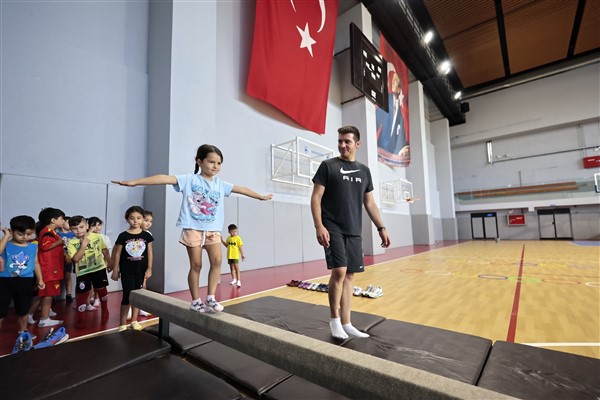 Konaklı çocuklar, yaz tatilini spor yaparak değerlendiriyor