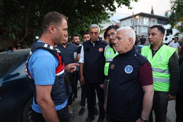 Başkan Bozbey’den yangın bölgesine ziyaret