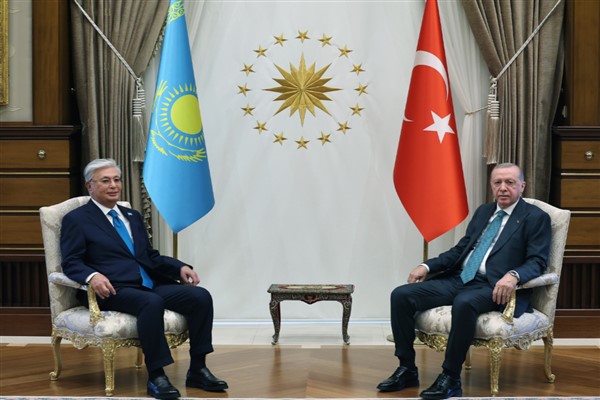 Cumhurbaşkanı Erdoğan, Kazakistan Cumhurbaşkanı Tokayev ile bir araya geldi