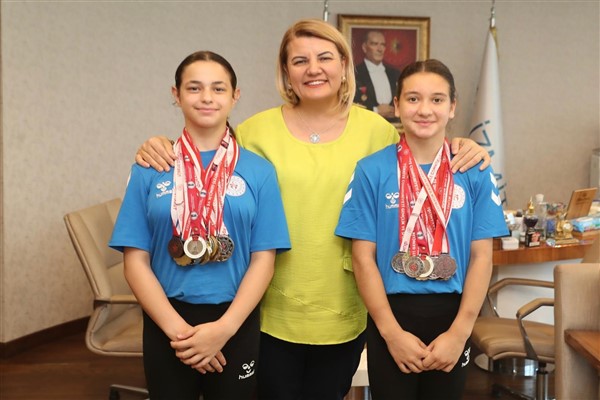 Başkan Hürriyet, SEM sporcularını tebrik etti