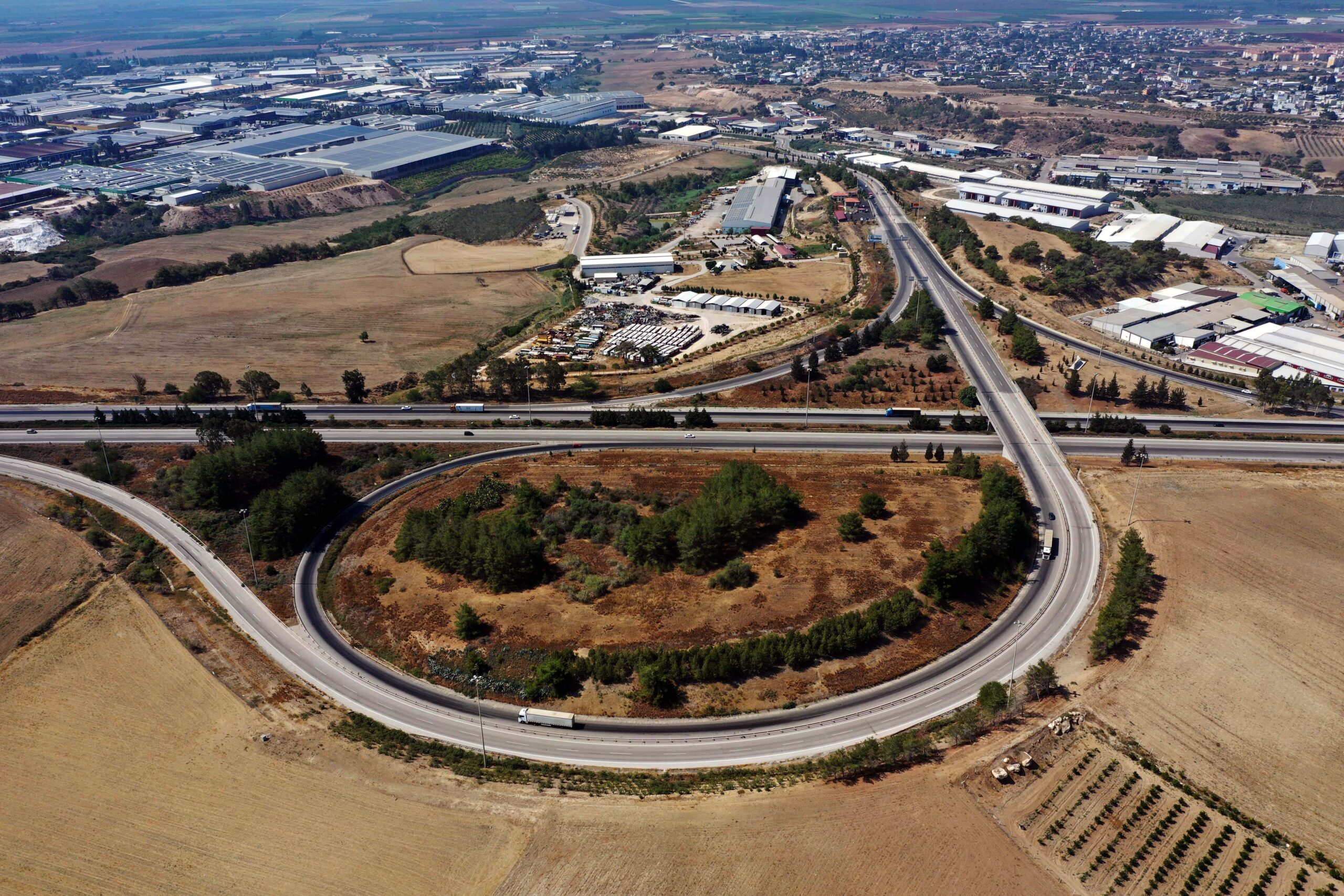 Adana-Gaziantep Otoyolu Bağlantısı Yenileniyor, AOSB Ulaşım ve Konut Altyapısını Güçlendiriyor