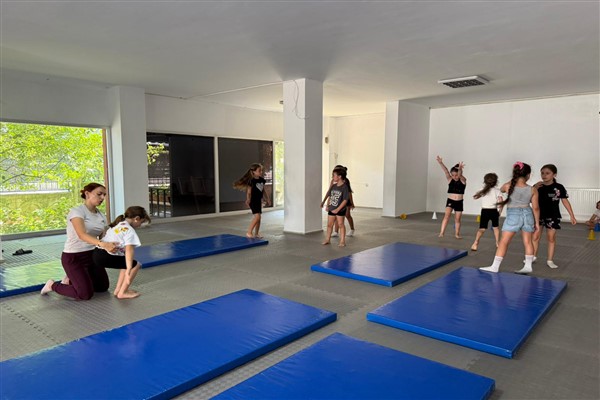 Yalova Belediyesi’nin jimnastik kursları devam ediyor