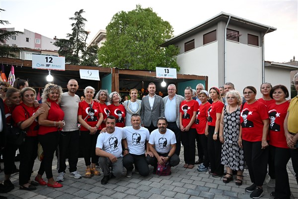 Edremit’te Kadın Emeği Çarşısı kuruldu