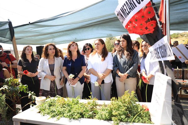 Narin Güran mezarı başında anıldı