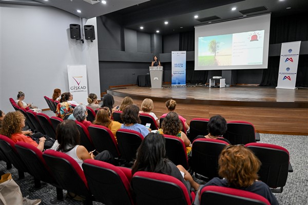 Mersin Büyükşehir’den kadınlara yönelik eğitim