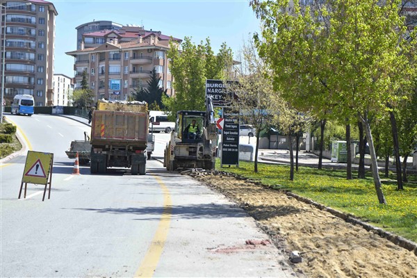 ABB, kaldırım, bordür ve bariyer yenileme çalışmalarına devam ediyor