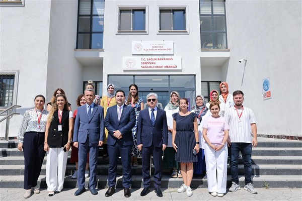 Vali Doğan, Serdivan Sağlıklı Hayat Merkezi’ni ziyaret etti