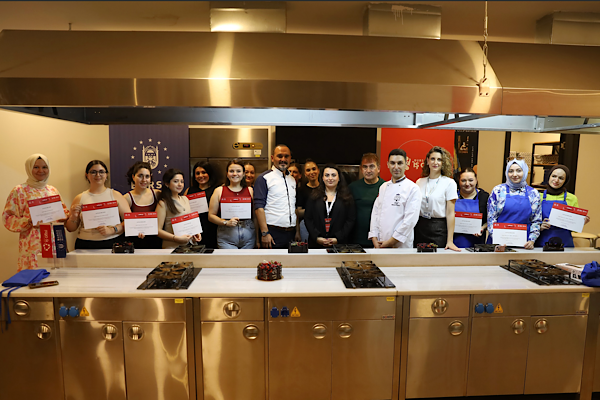 Büyükşehir’den kadınlara , “Glütensiz Pasta Yapımı Eğitimi”