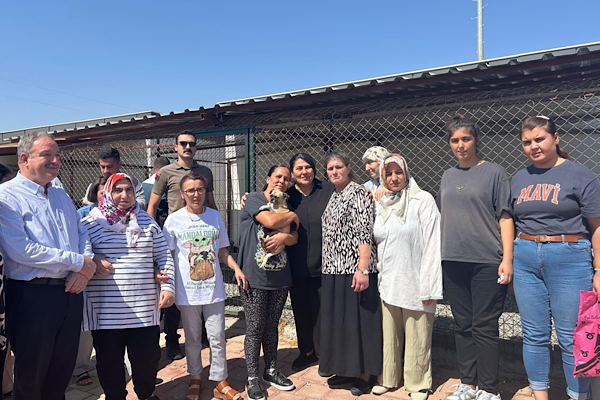 Ayten Canalp’tan hayvan barınağı ziyareti